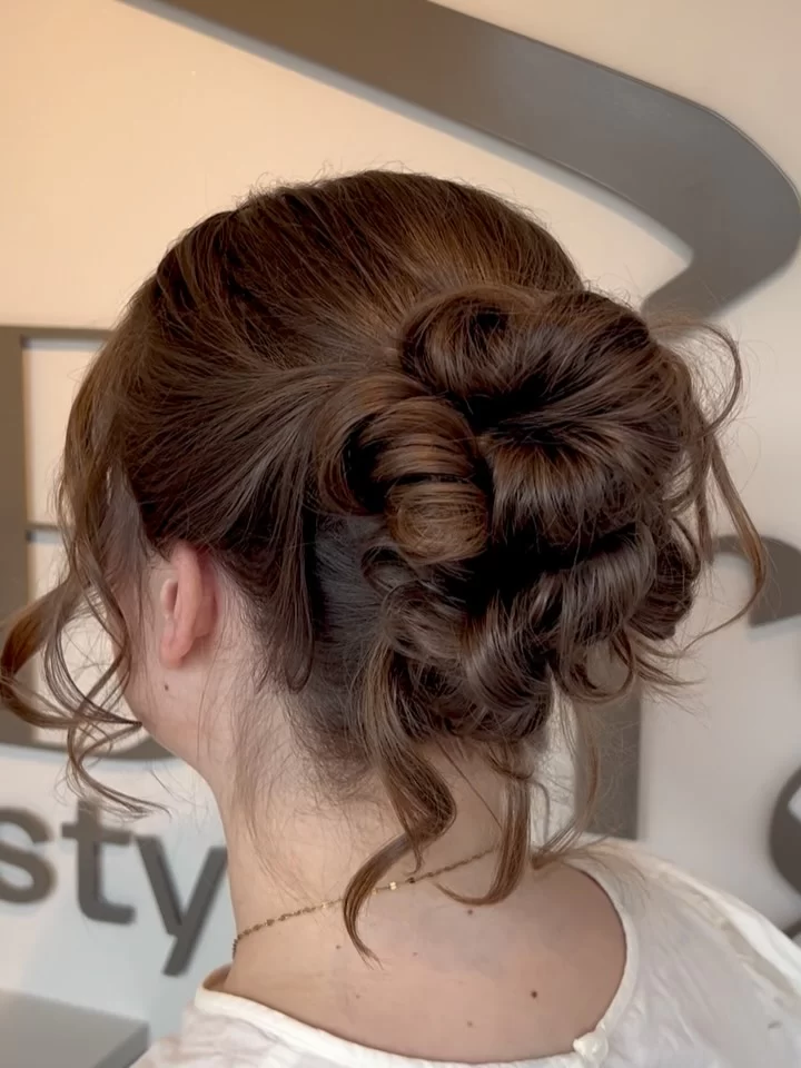 Instagram post from tenbergehairstylers. This post is in position 1.